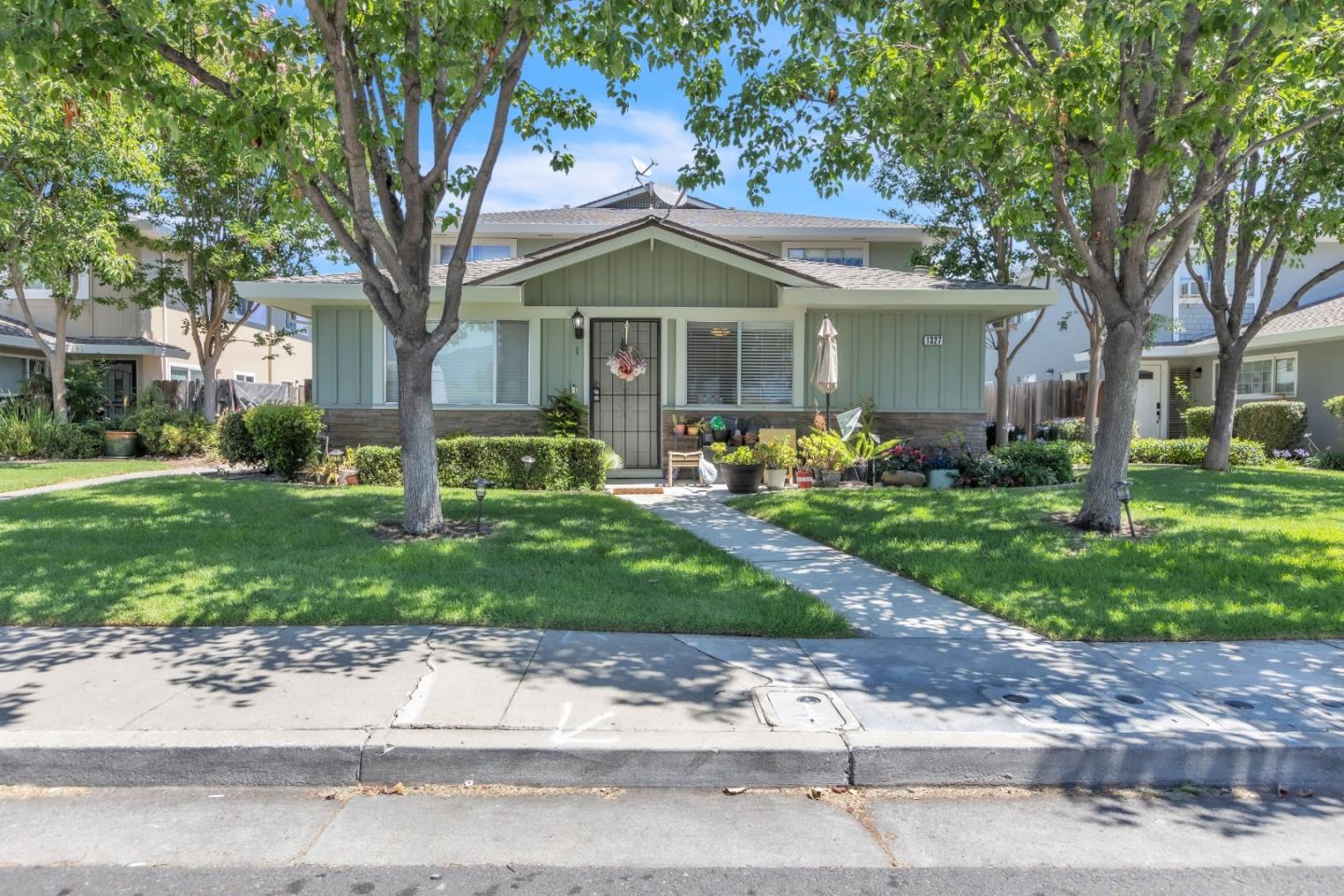 1327 Scossa AVE 4