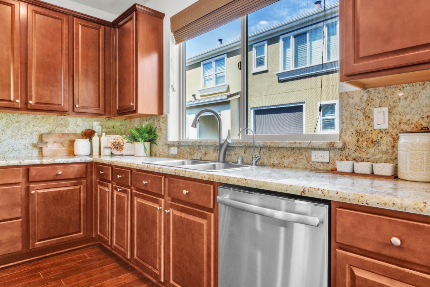 2799 Montecito Vista WAY
