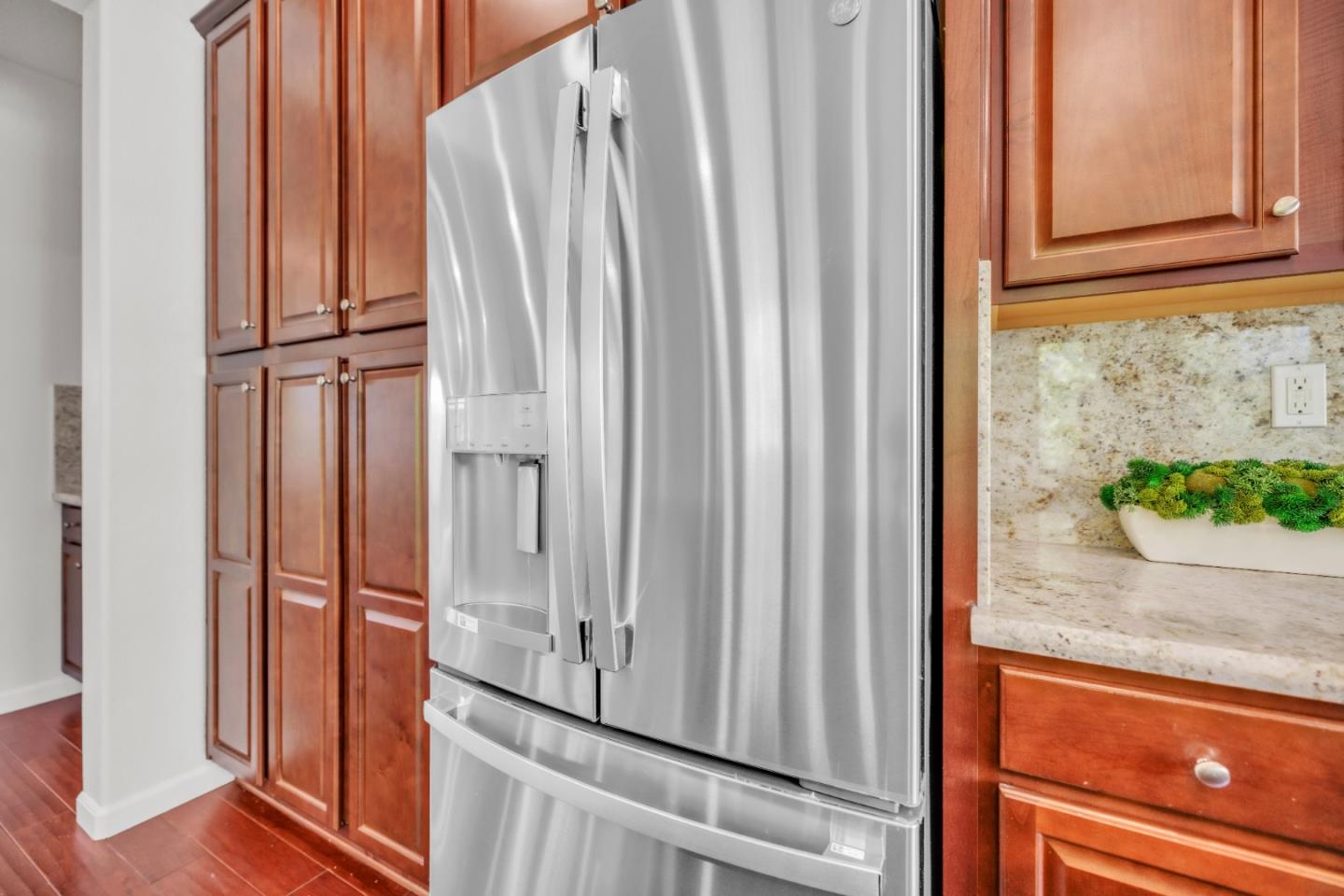 2799 Montecito Vista WAY