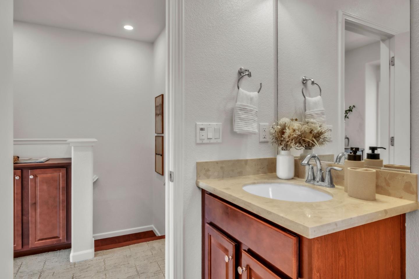 2799 Montecito Vista WAY