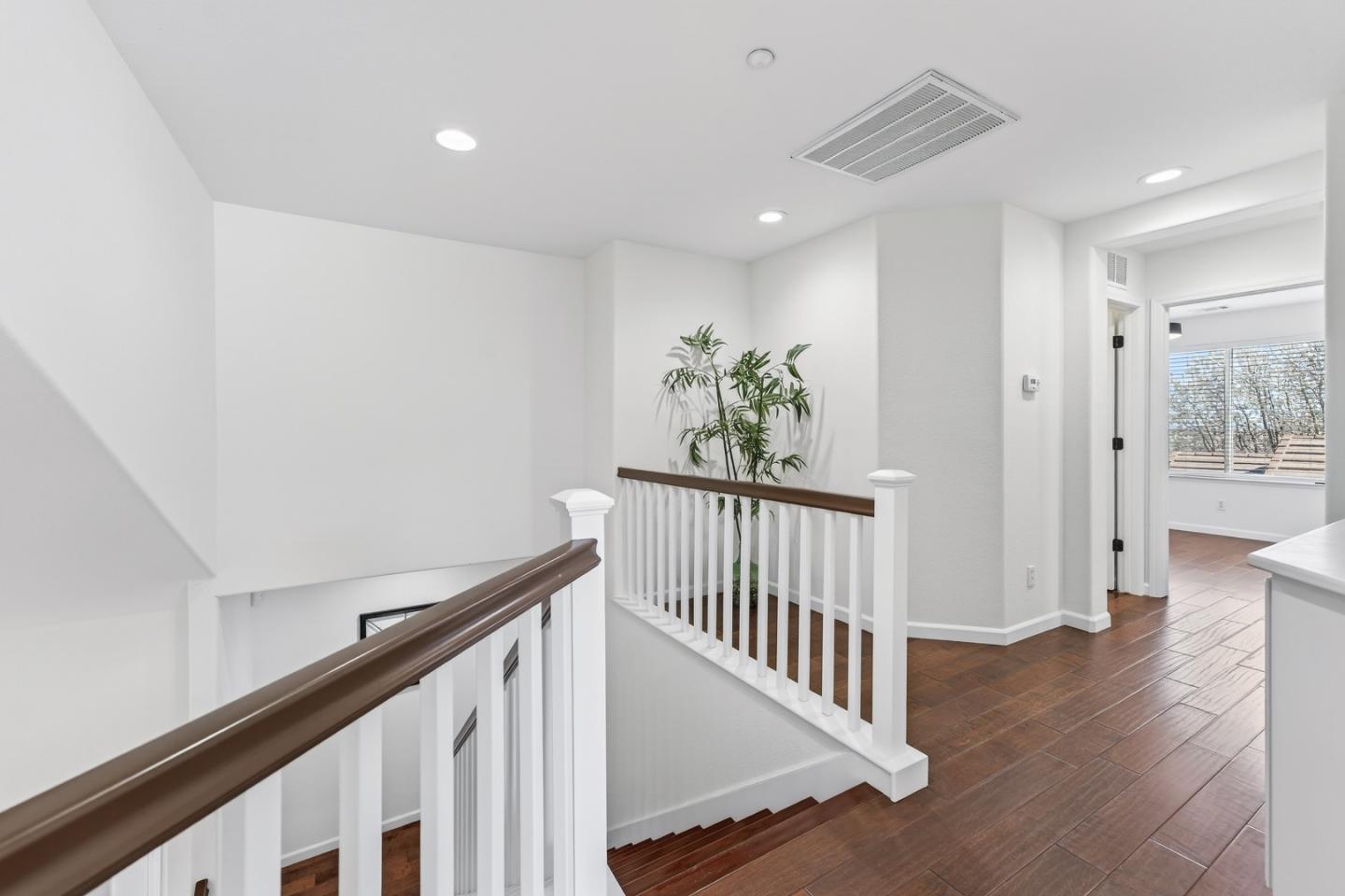 2498 Turnberry CT