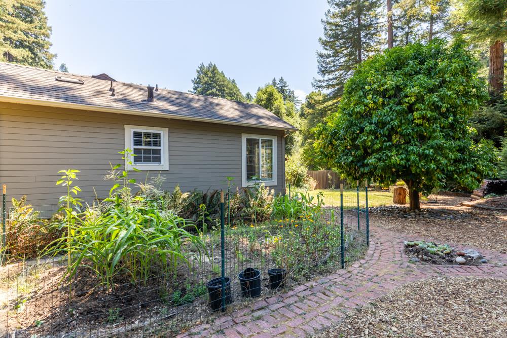 250 Brackney RD