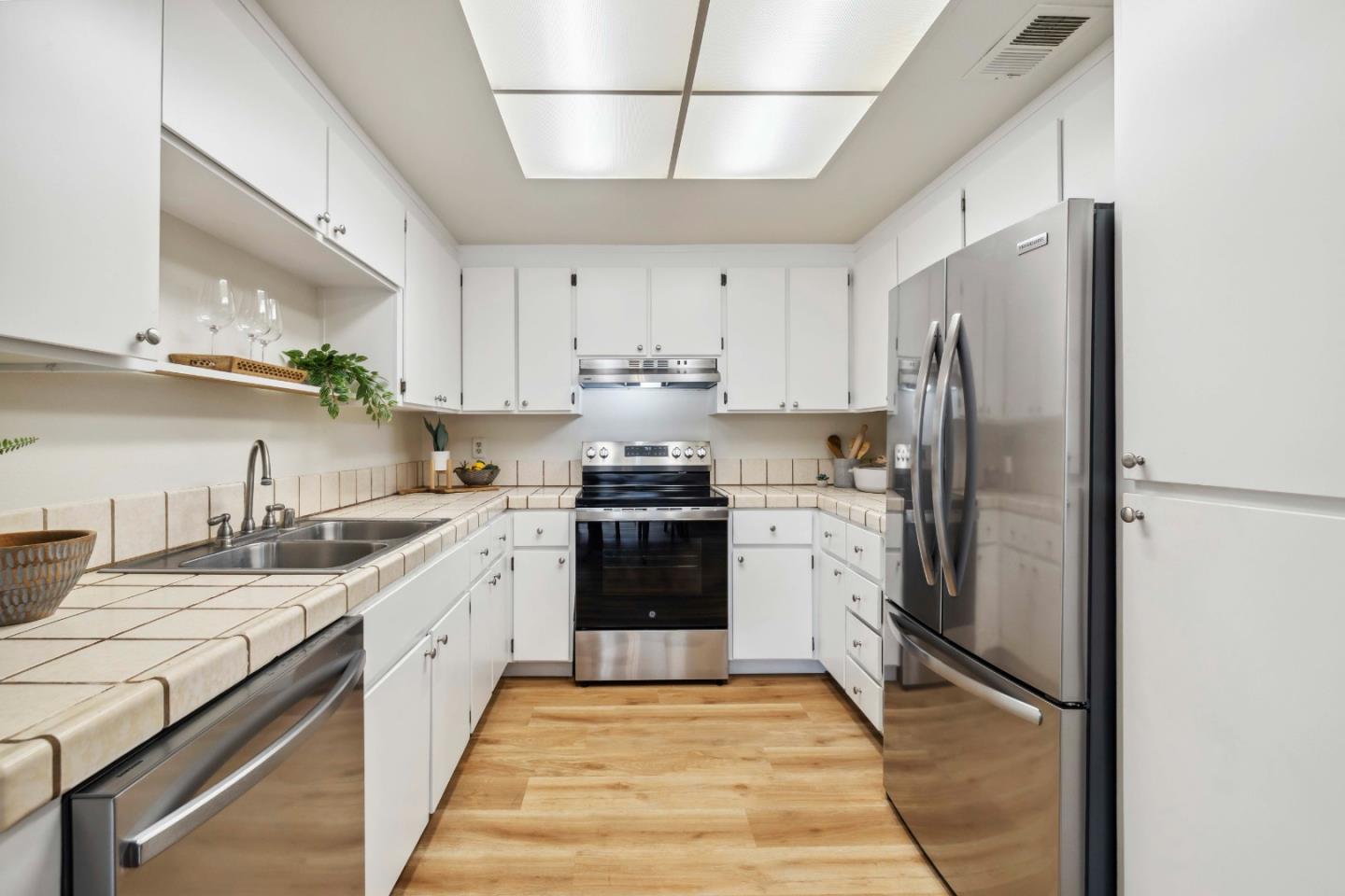 4237 Starboard CT