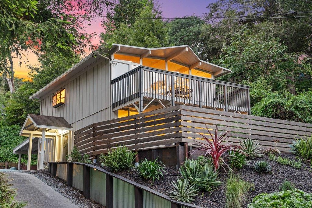 704 Encino DR