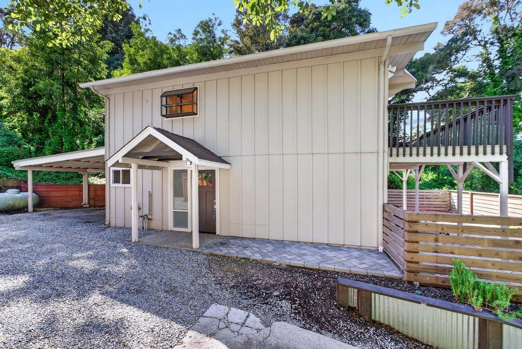 704 Encino DR