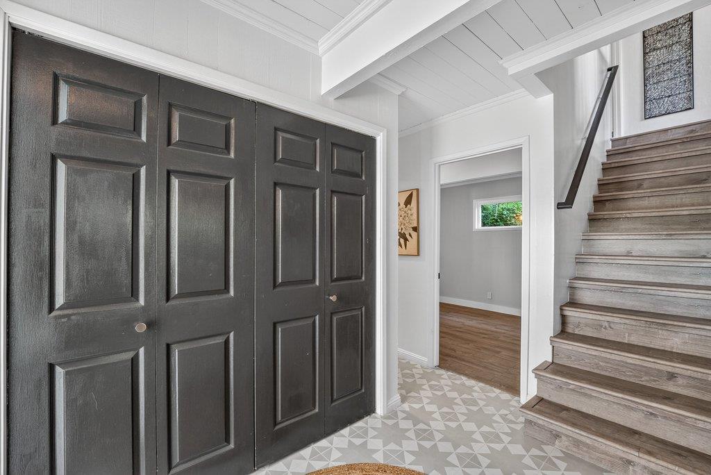 704 Encino DR