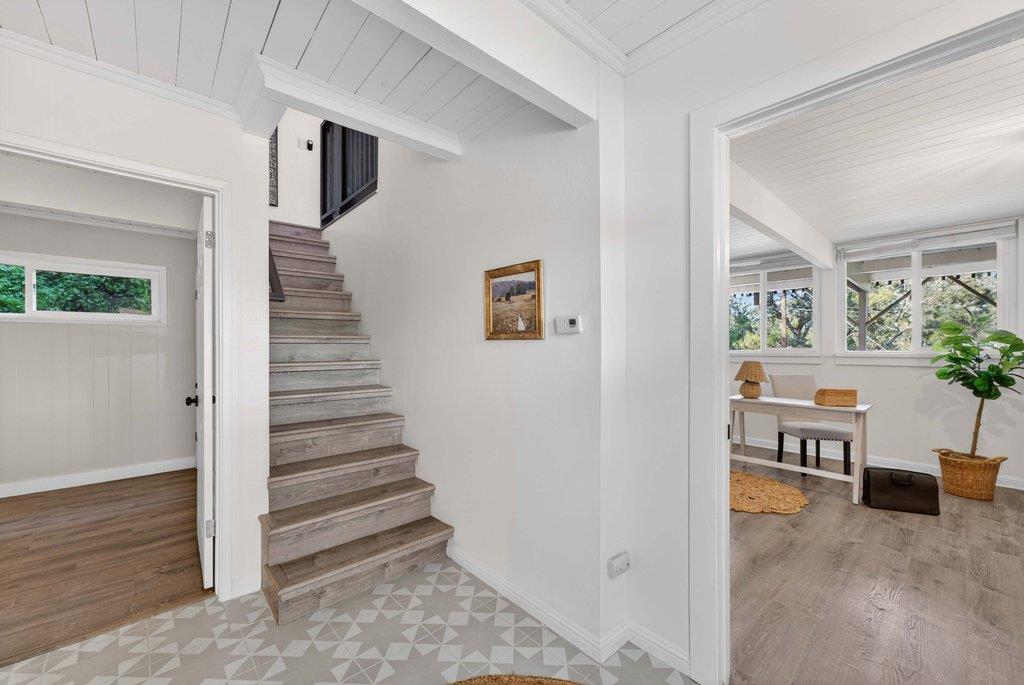 704 Encino DR