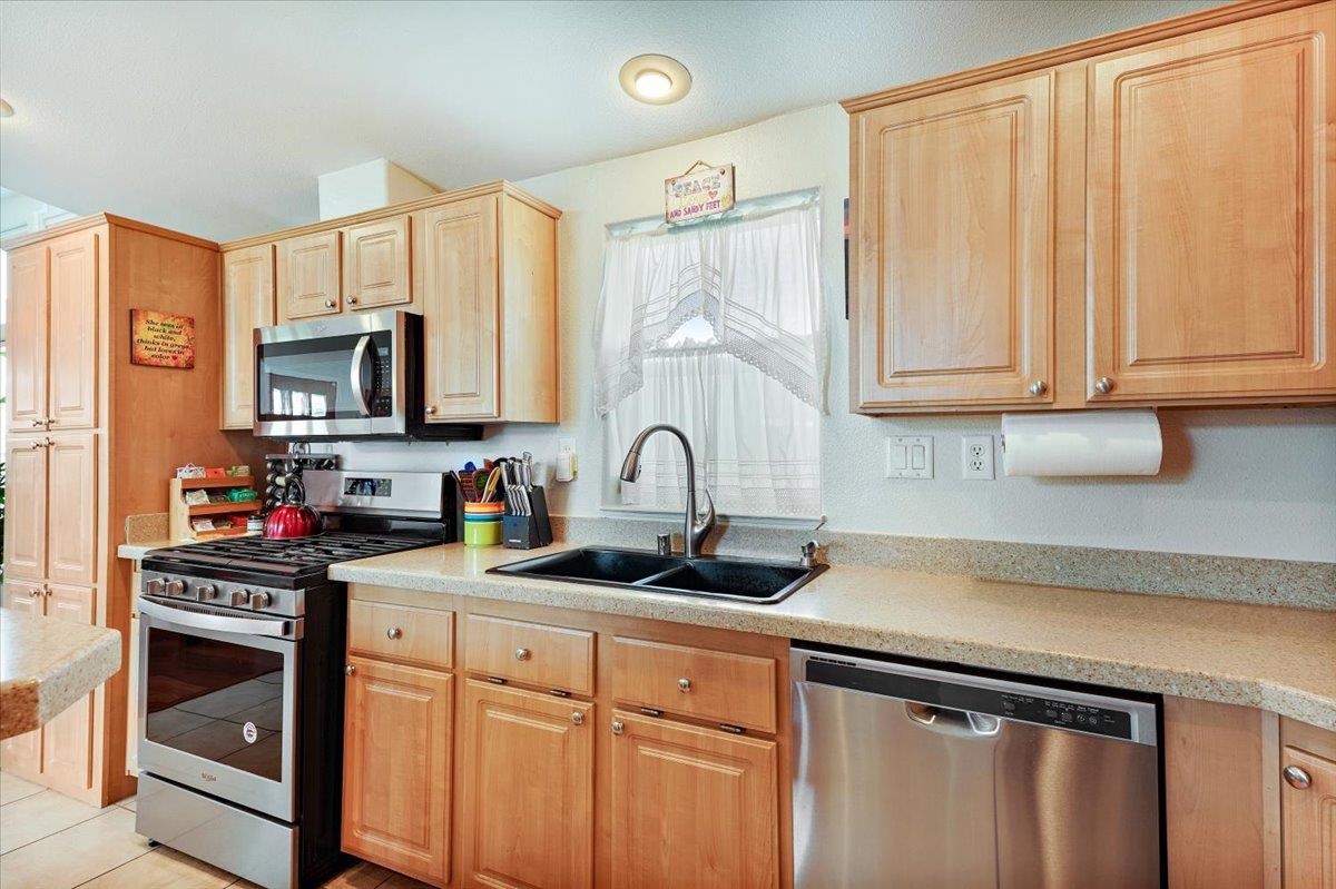 2395 Delaware AVE 1