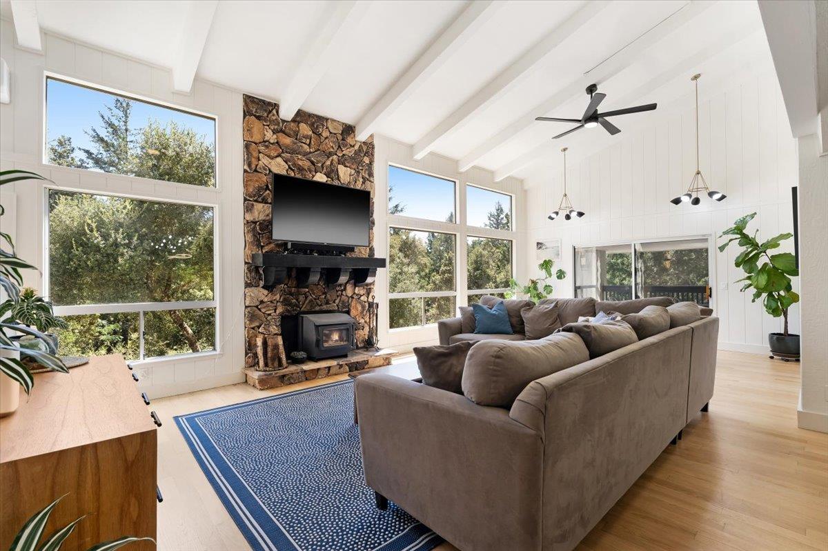 188 Kelly LN