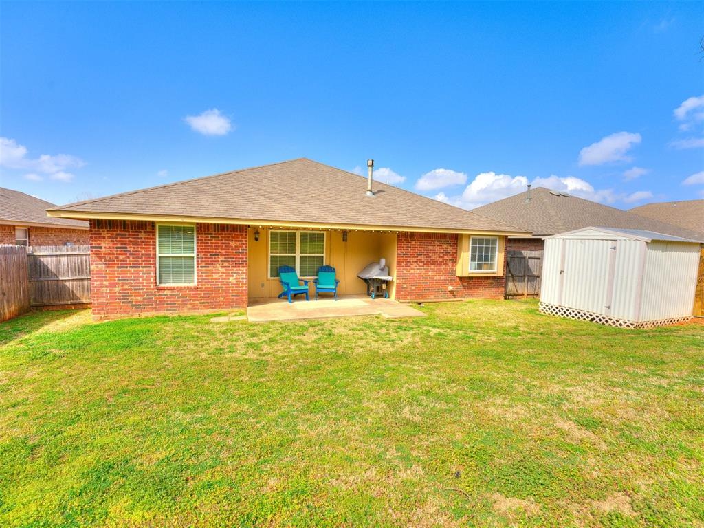 2412 Apple Way