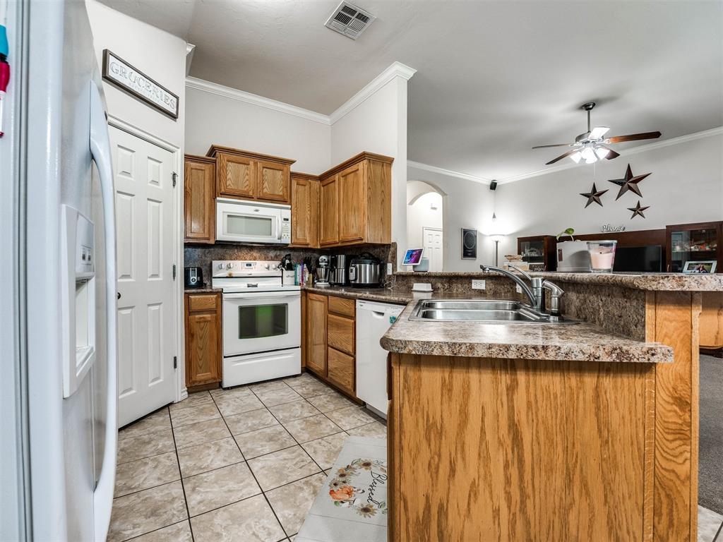 2412 Apple Way