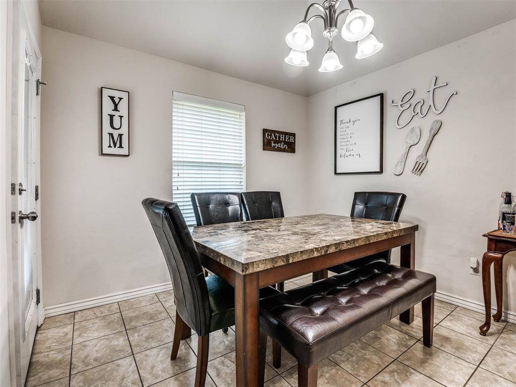 2412 Apple Way