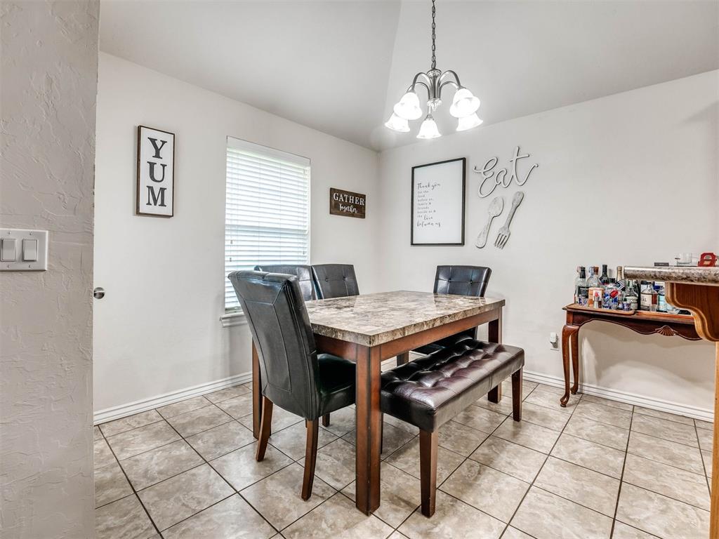 2412 Apple Way