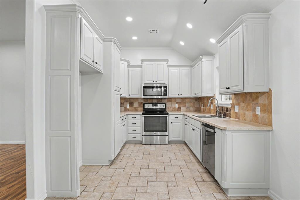 3800 Old Country Circle