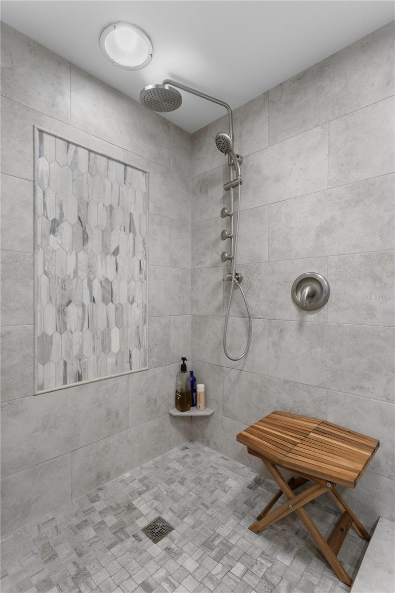 2700 BAYSHORE BLVD #11405