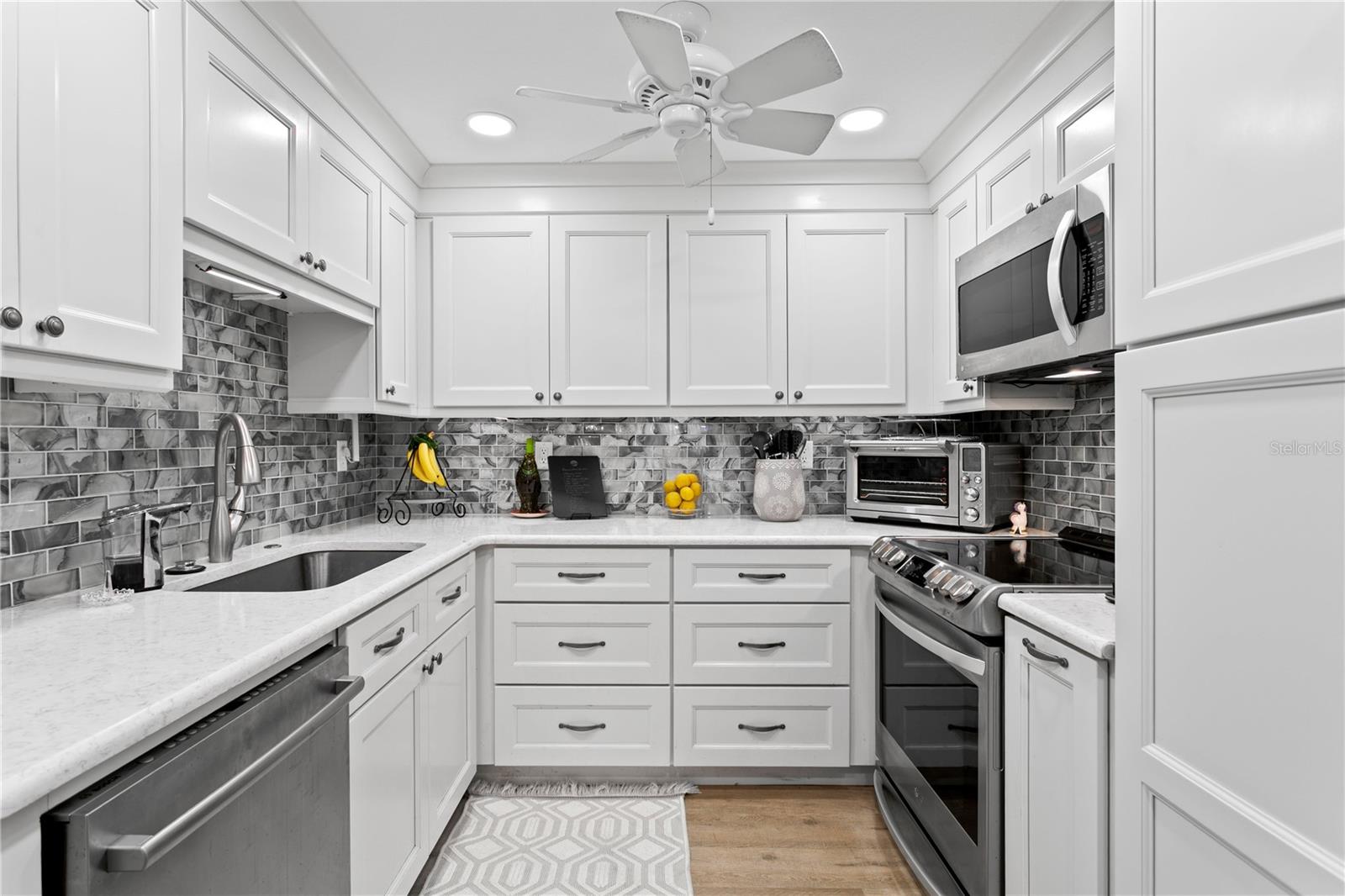 2700 BAYSHORE BLVD #11405