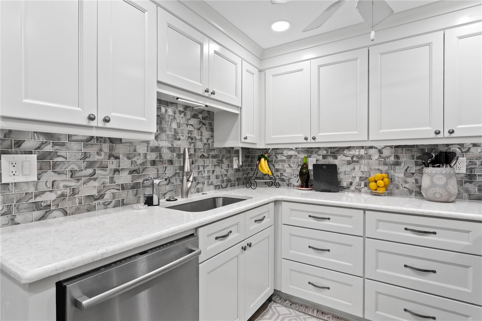 2700 BAYSHORE BLVD #11405