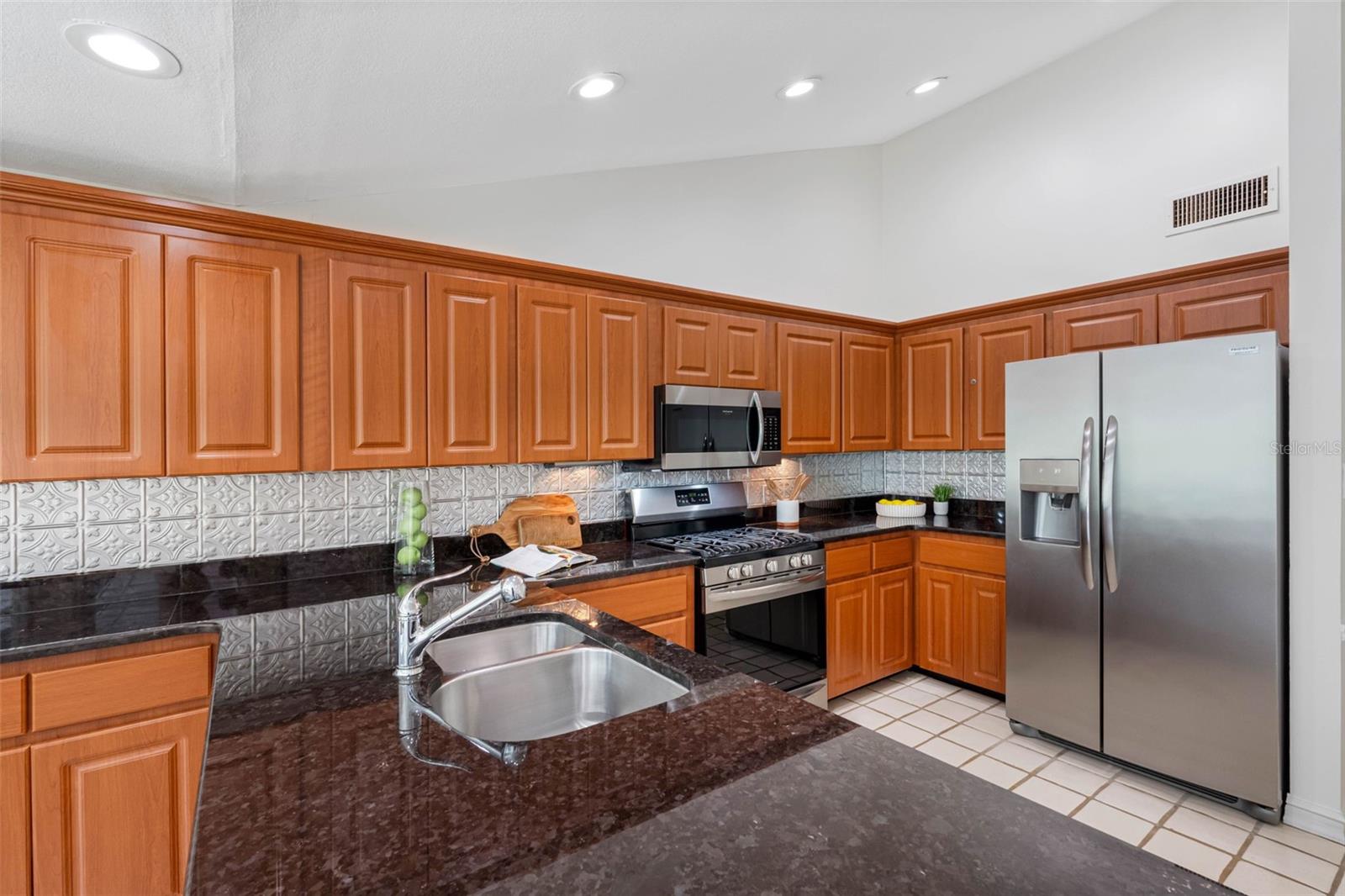 3126 HARVEST MOON DR