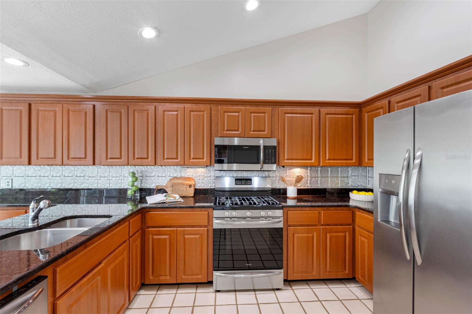 3126 HARVEST MOON DR