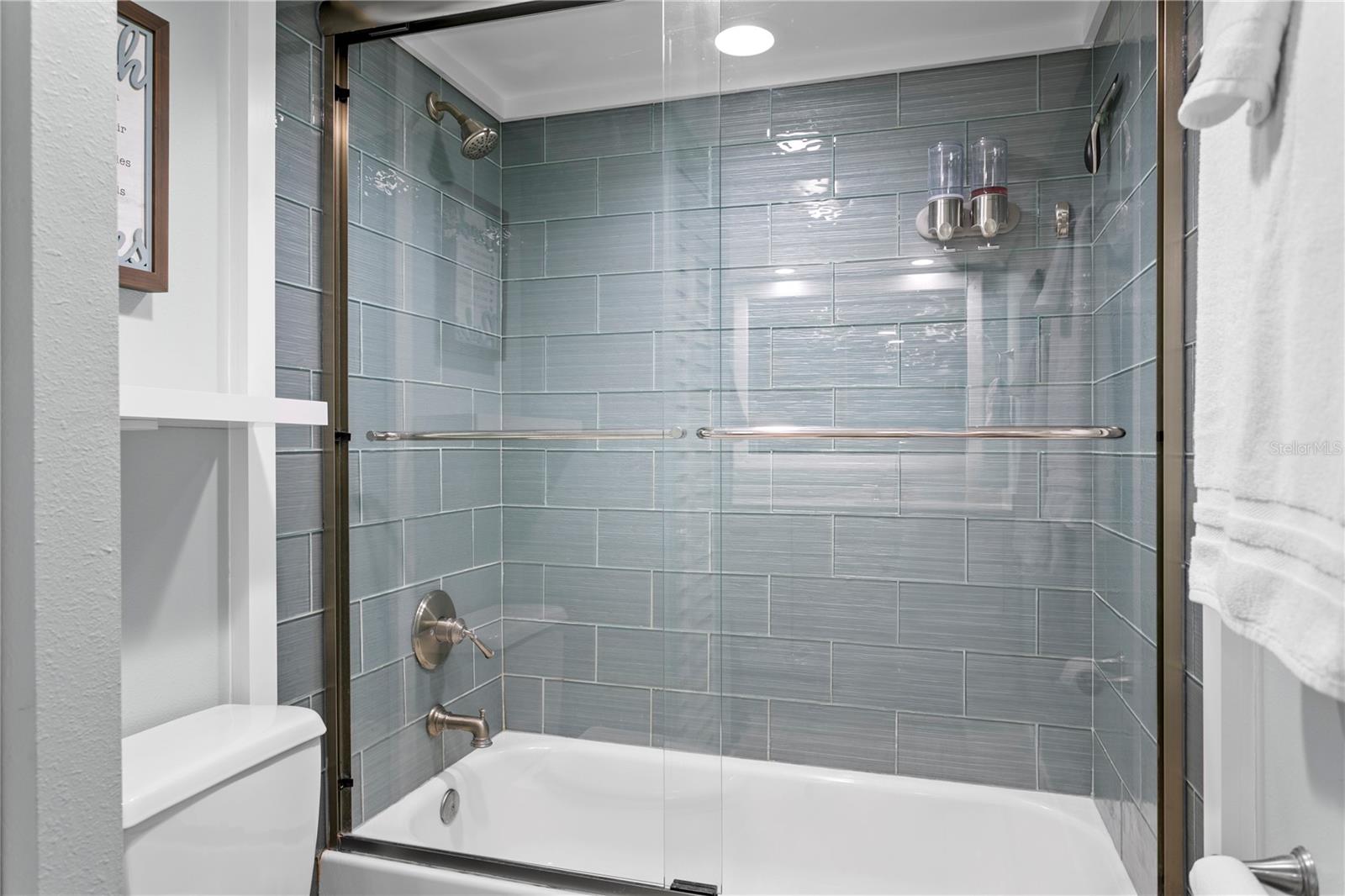 500 TREASURE ISLAND CSWY #704