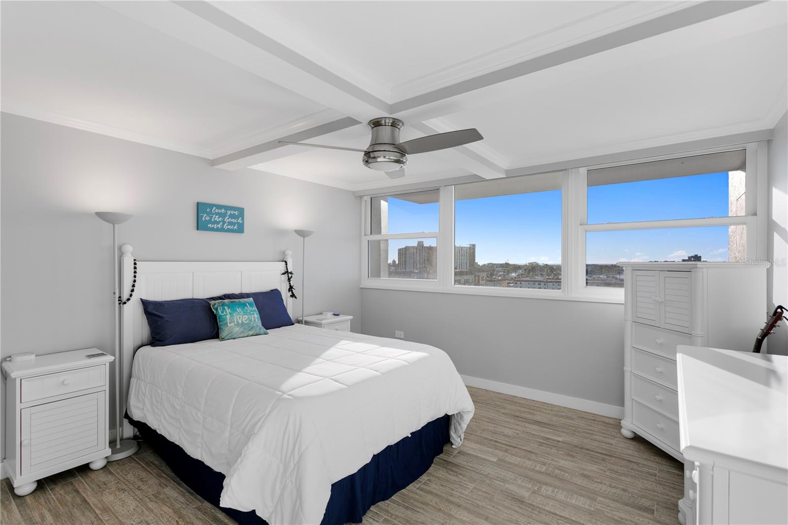 500 TREASURE ISLAND CSWY #704