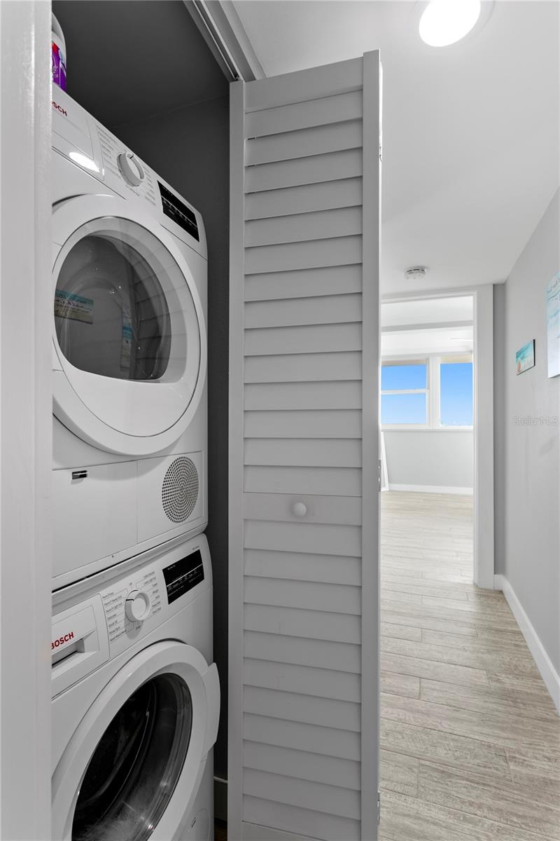 500 TREASURE ISLAND CSWY #704