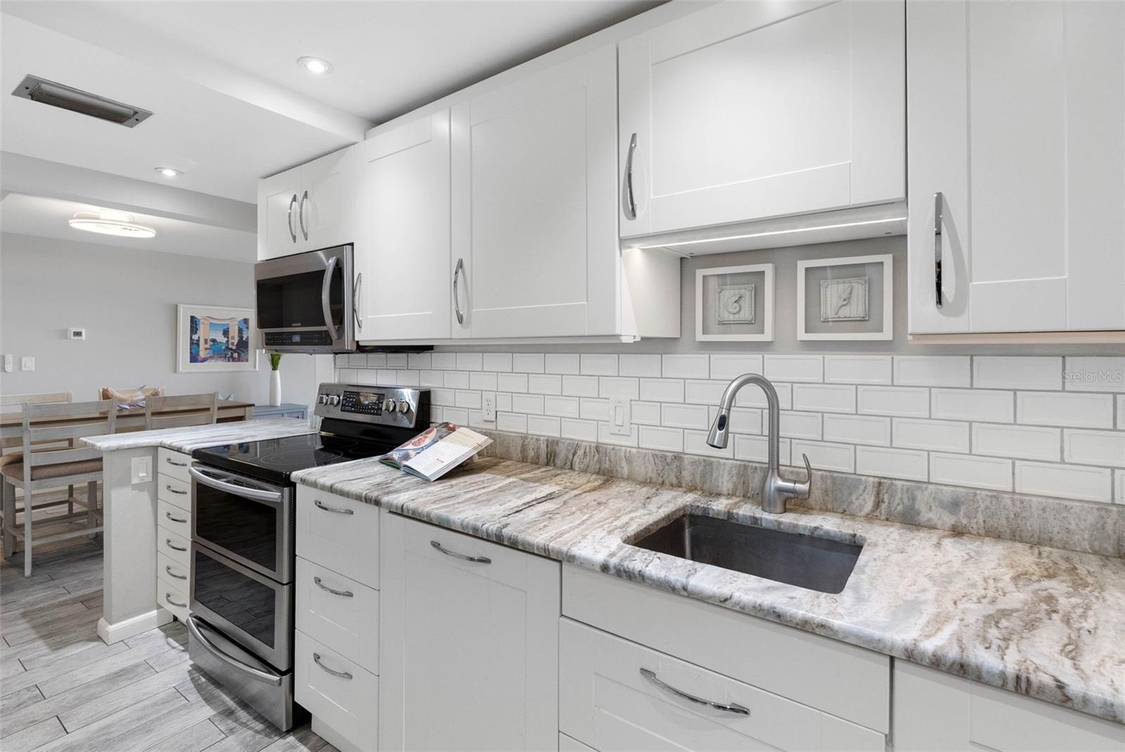 2700 BAYSHORE BLVD #9405