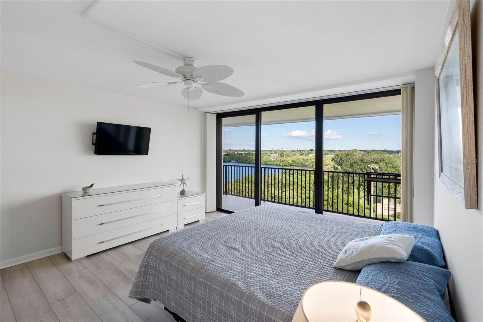 2700 BAYSHORE BLVD #9405