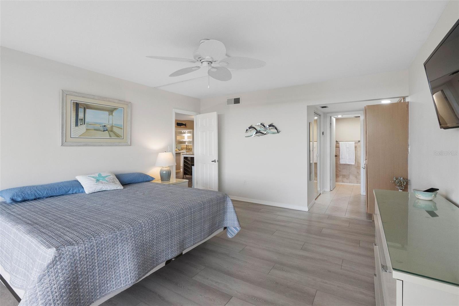2700 BAYSHORE BLVD #9405
