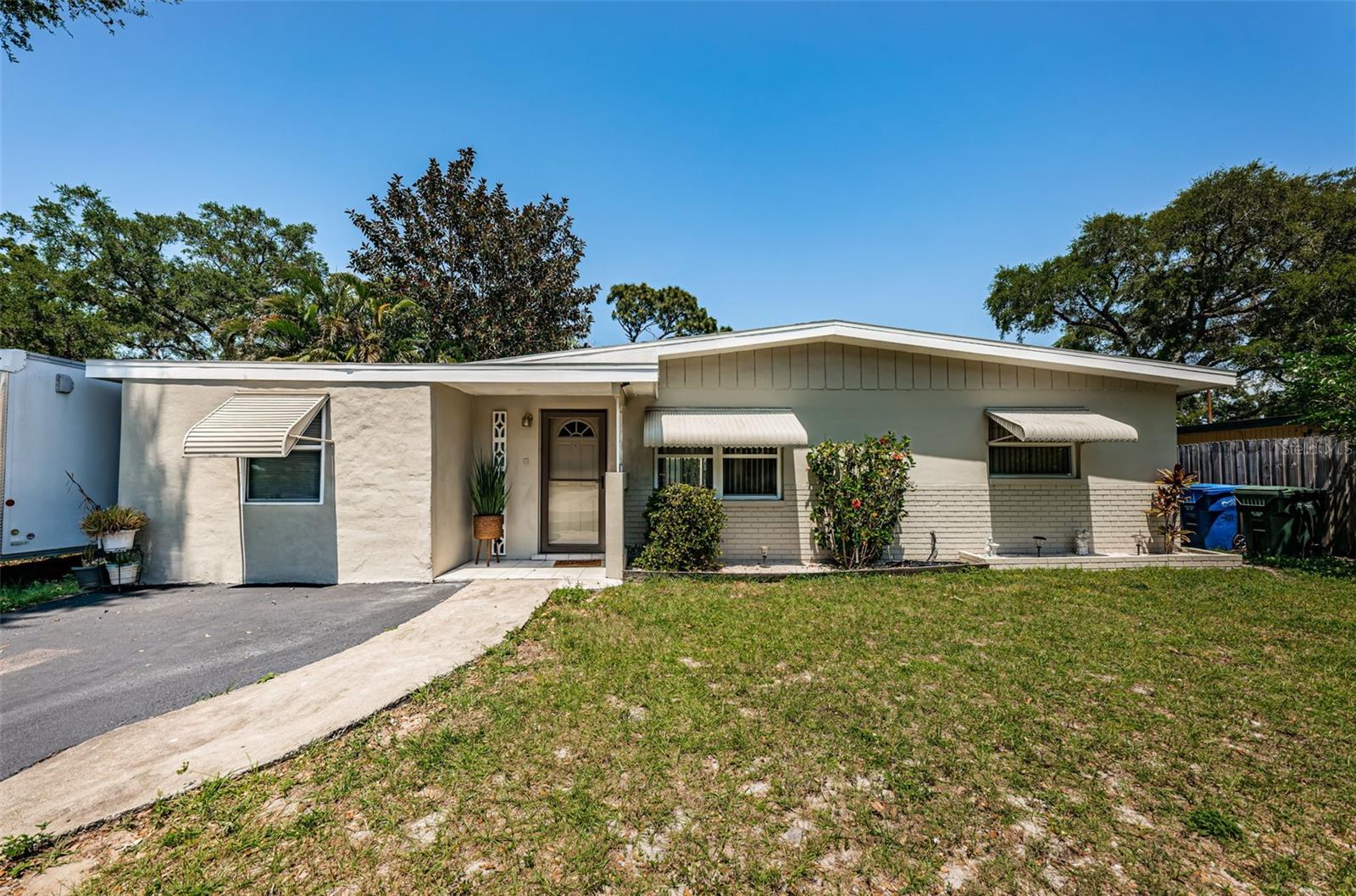3049 HUNTINGTON DR