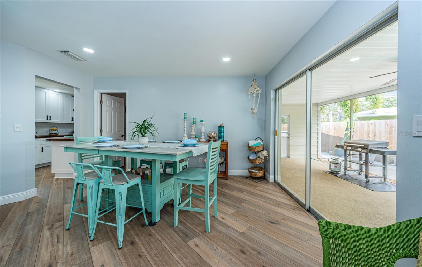 18 BEL FOREST DR