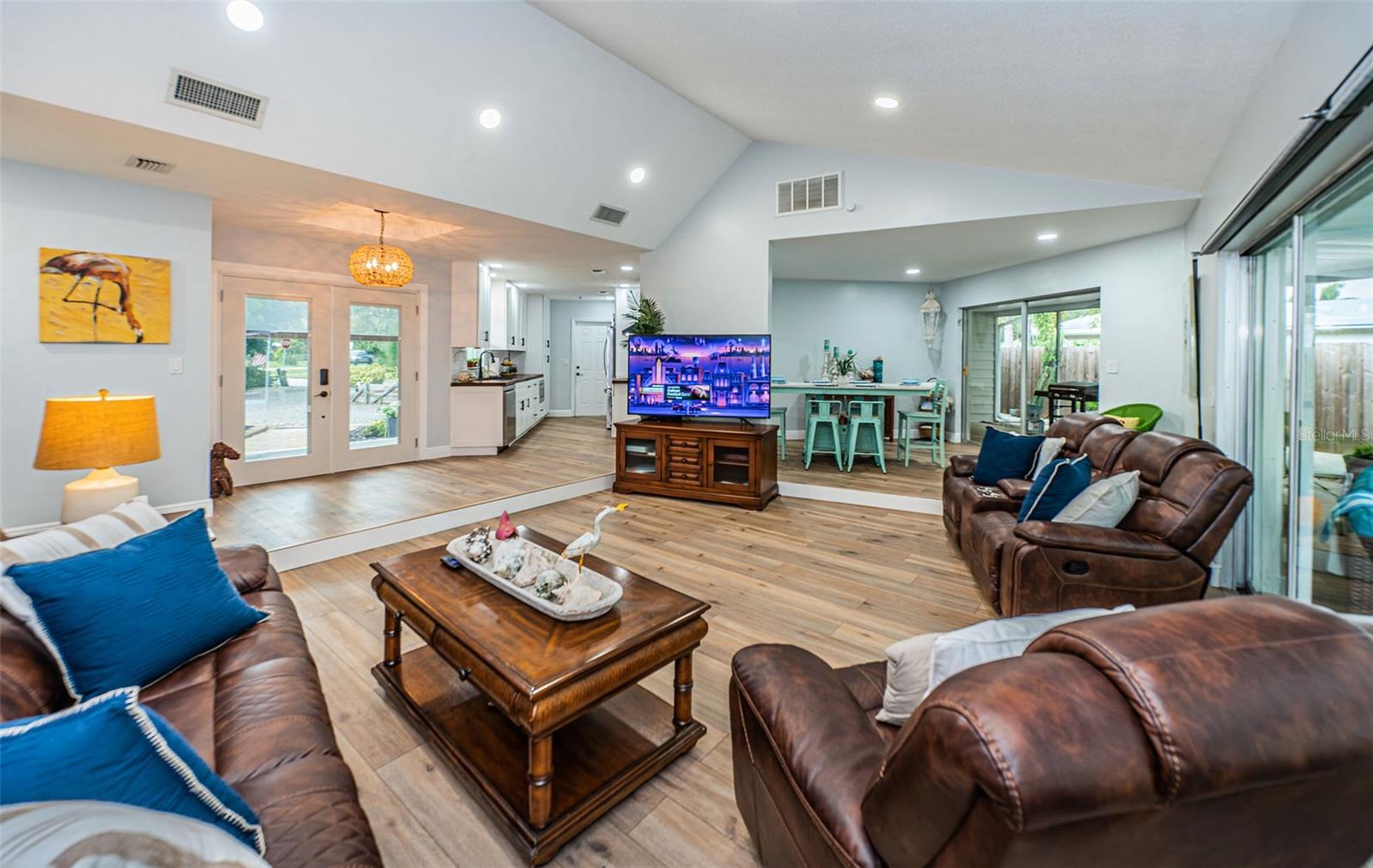18 BEL FOREST DR