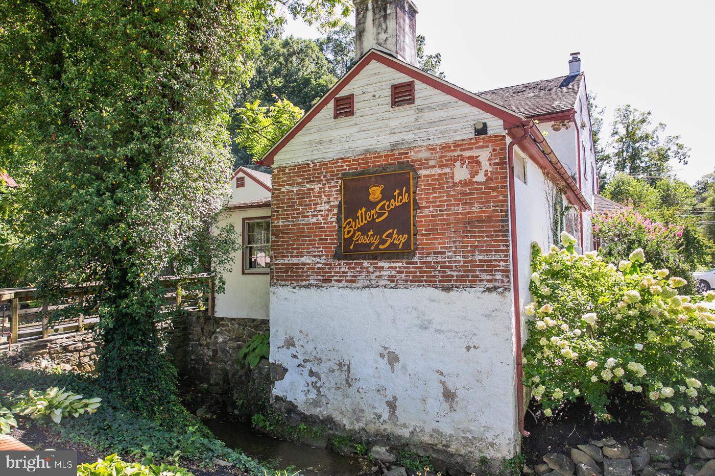 1246 Hollow Rd