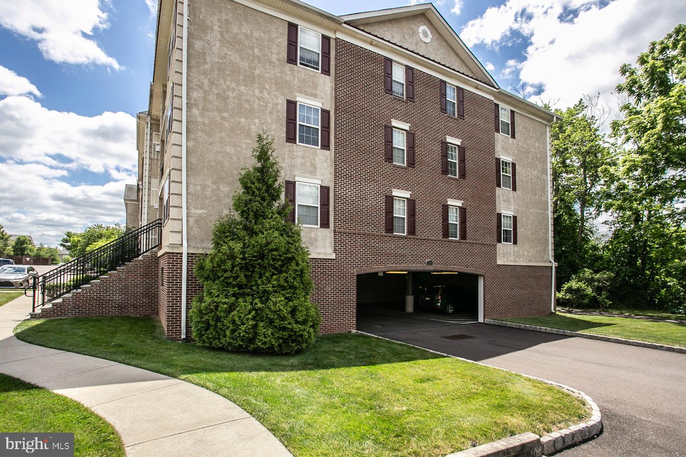 3920 Ashland Dr #225