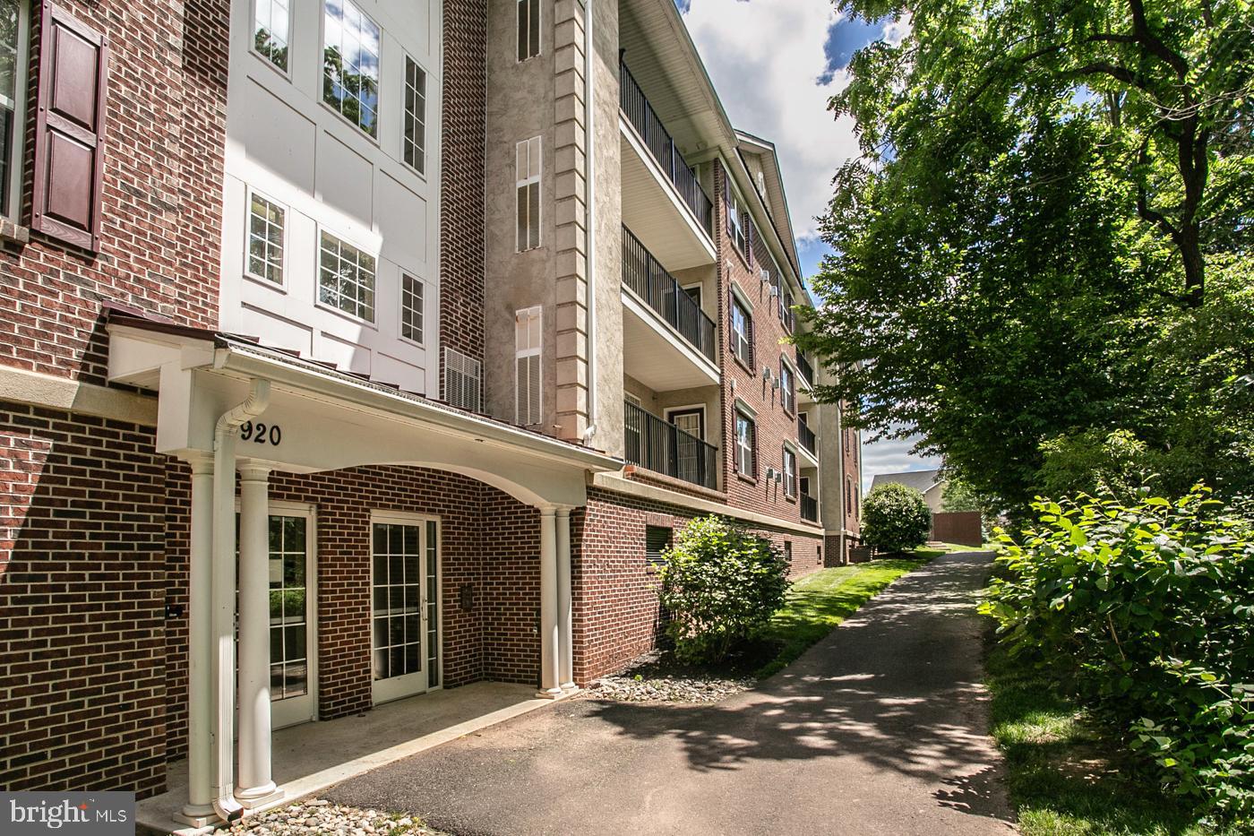 3920 Ashland Dr #225