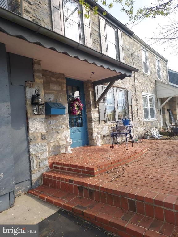 1006 New Hope St