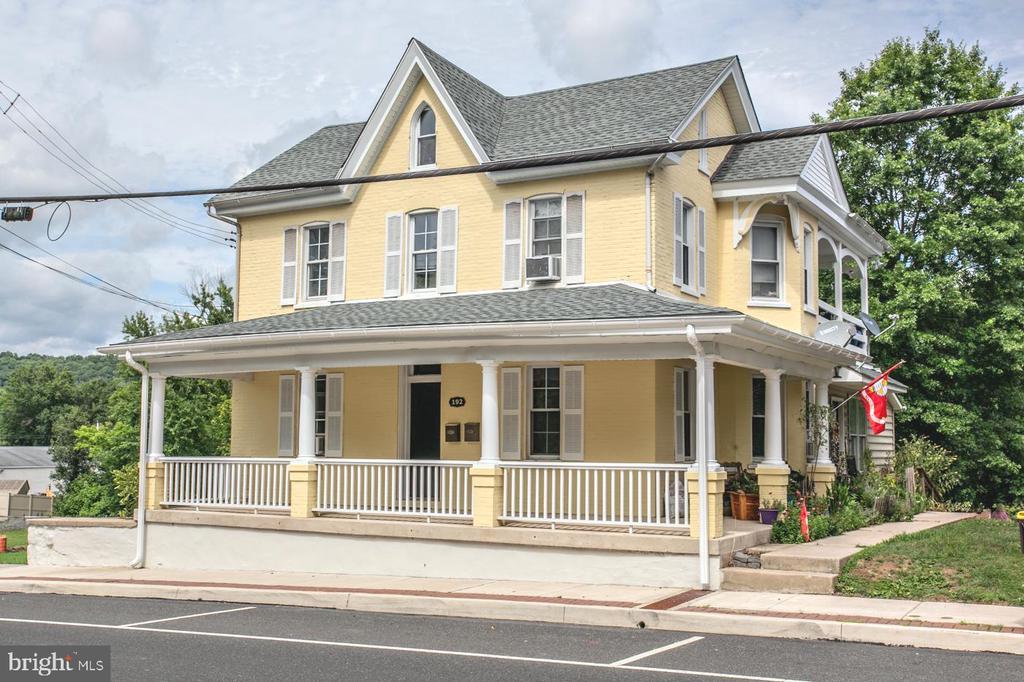192 Main St