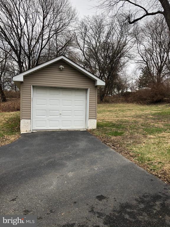 105 CHURCH RD