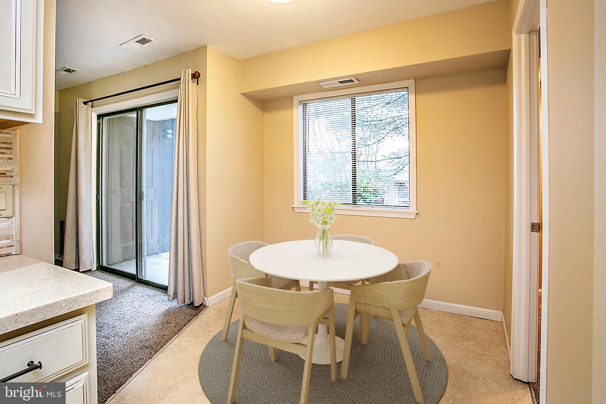 817 Meadowview Ln #817