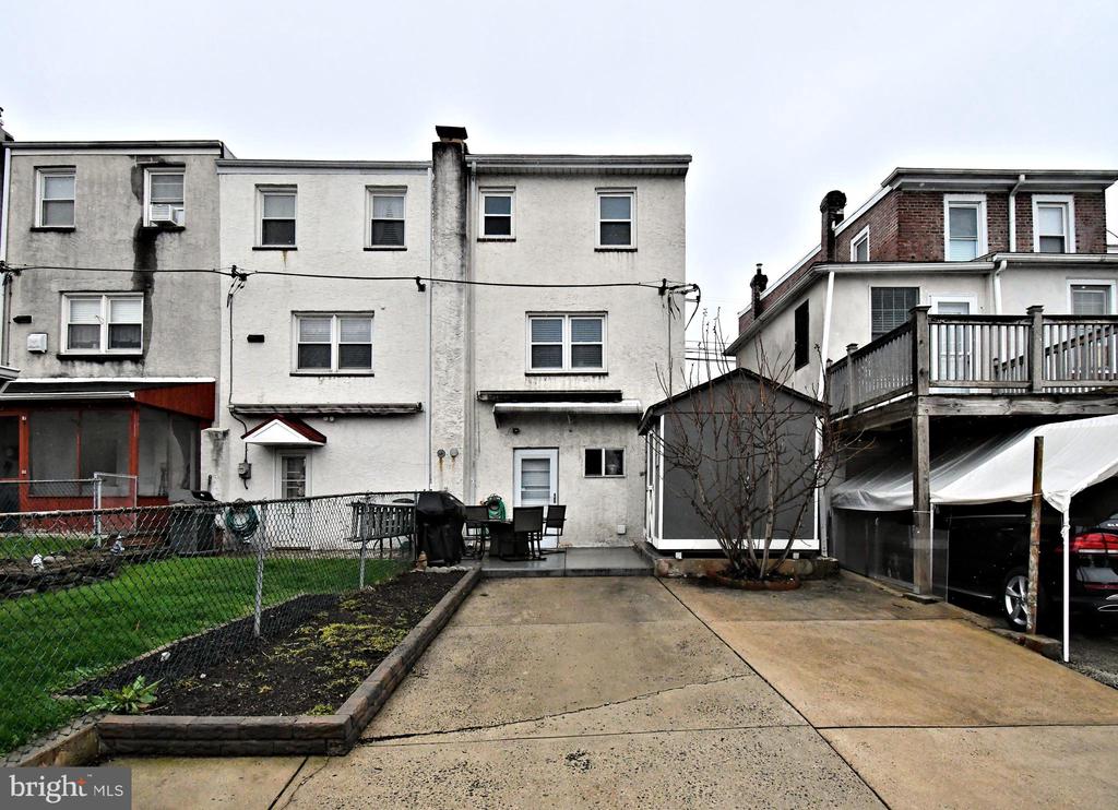 69 W 5th St