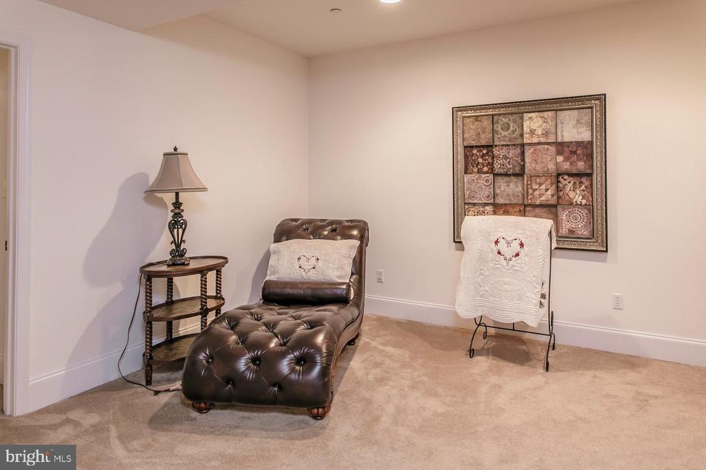 2405 ROMANO COURT