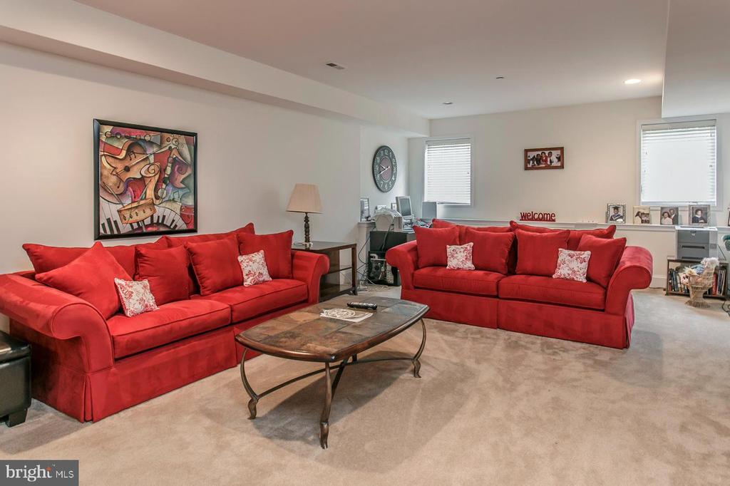 2405 ROMANO COURT