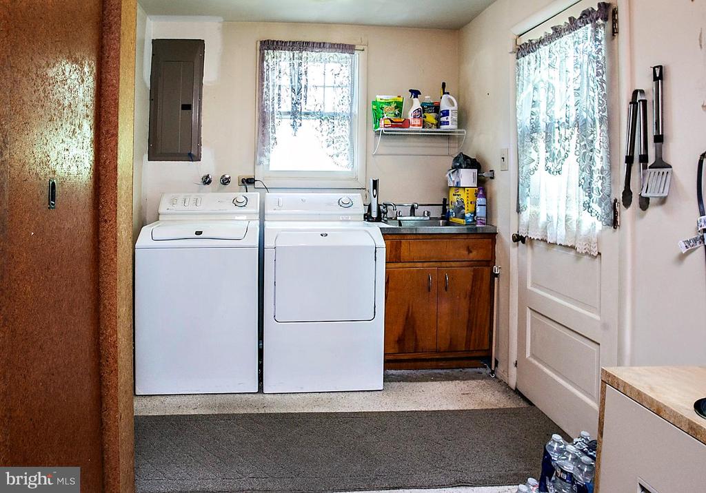 336 HILLSIDE ROAD
