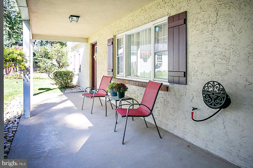 336 HILLSIDE ROAD