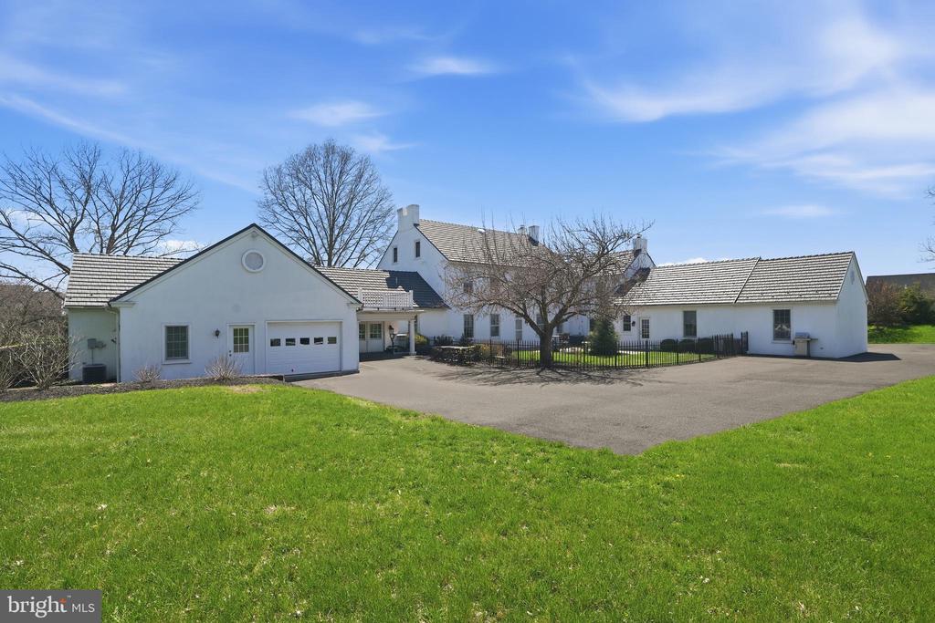 175 WAVERLY LANE