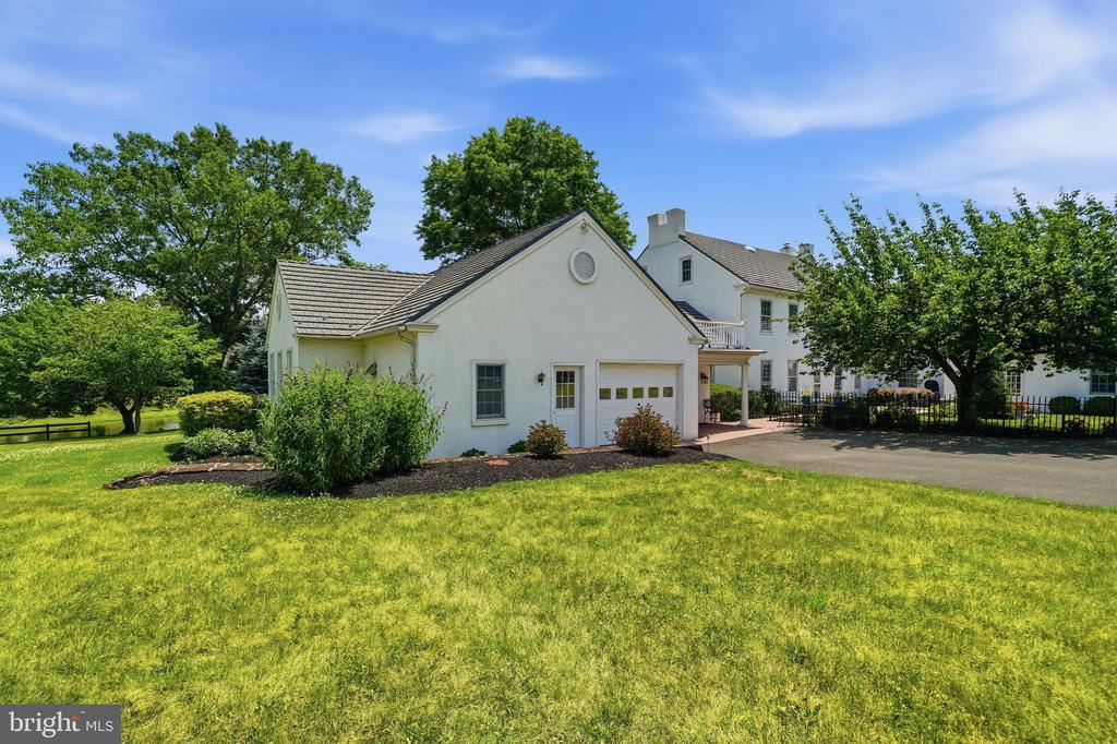 175 WAVERLY LANE