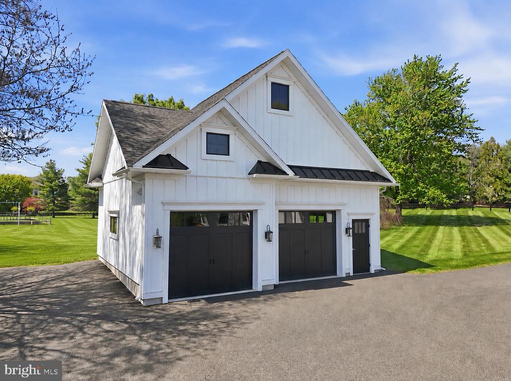 175 WAVERLY LANE