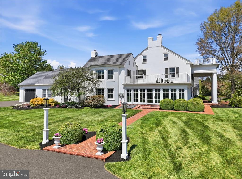 175 WAVERLY LANE