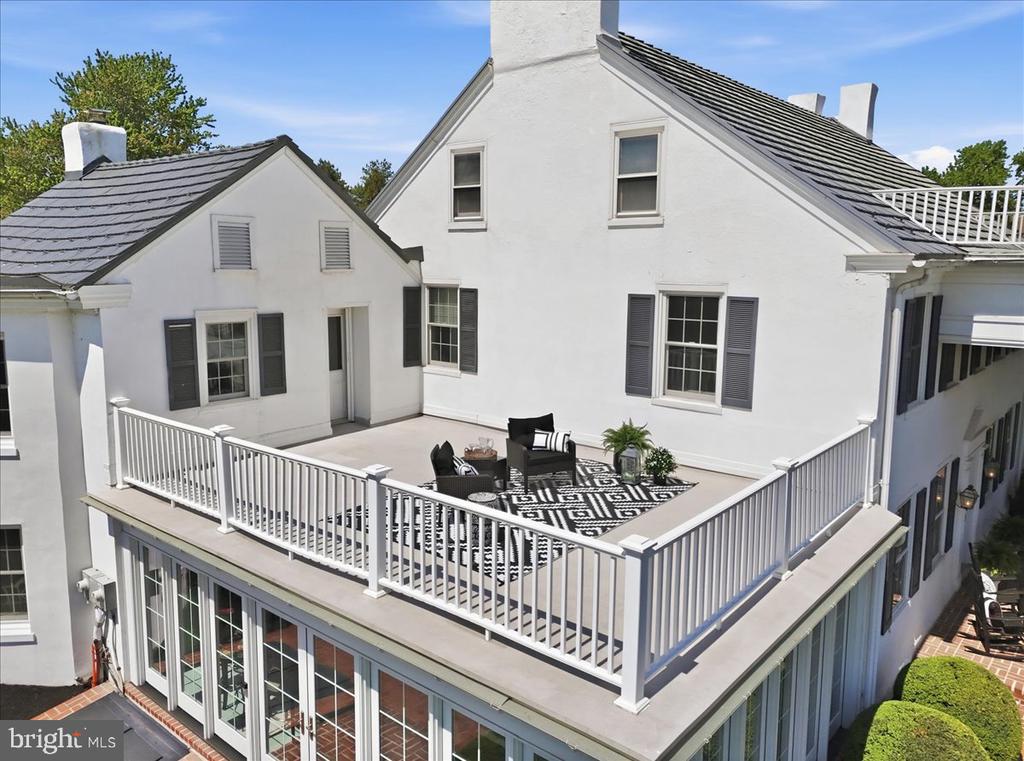 175 WAVERLY LANE