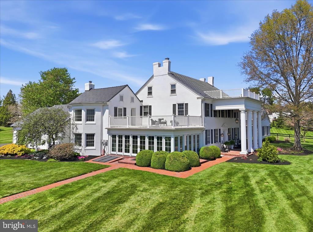 175 WAVERLY LANE